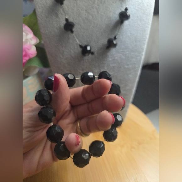 Black Beaded Jewelry Set - Picture 3 of 3